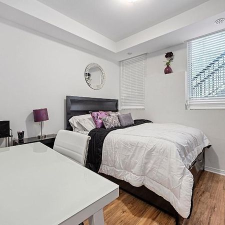 Beautiful Townhouse Near Yorkdale Mall, Wilson Subway Apartment Toronto Bagian luar foto