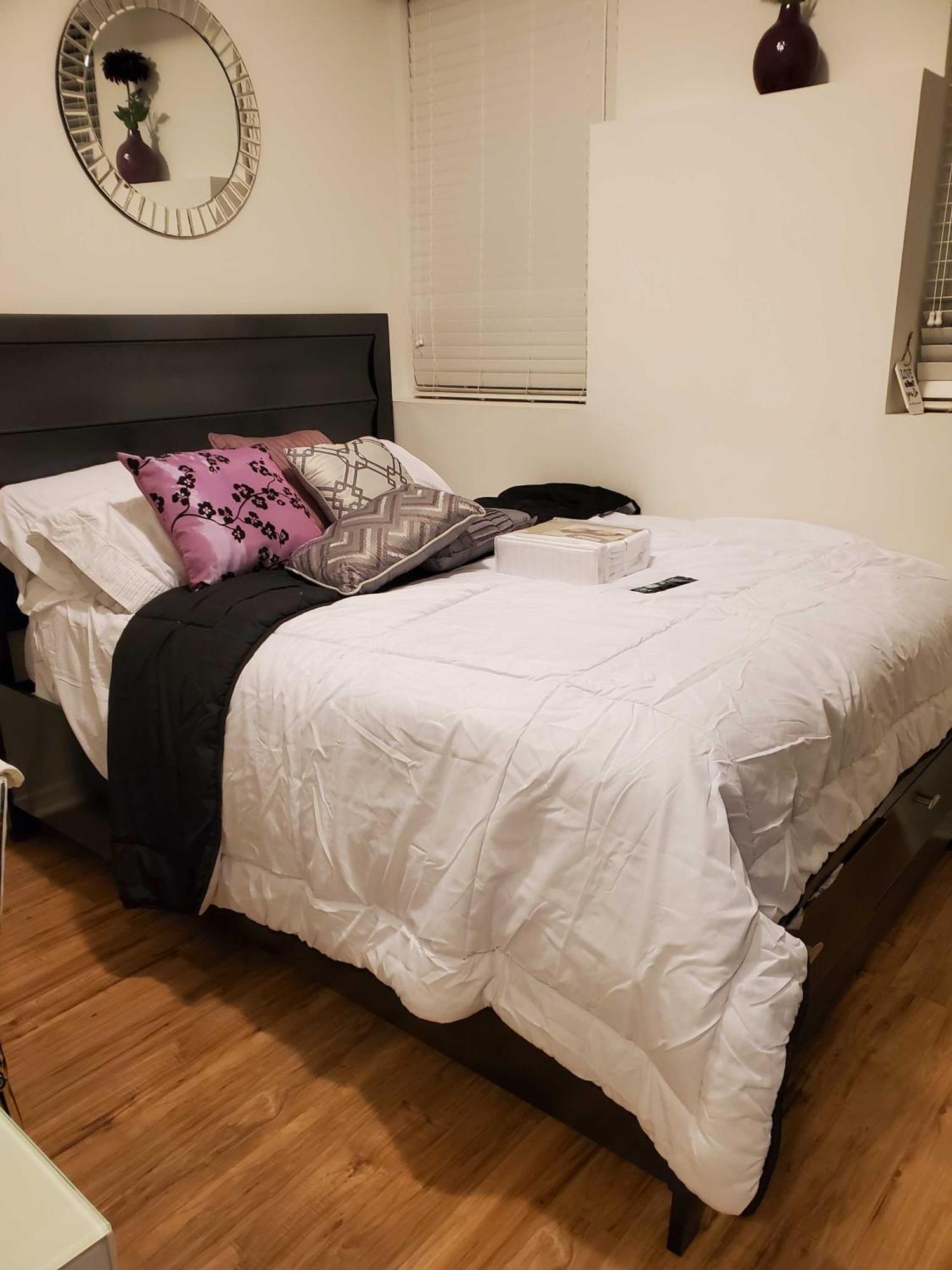 Beautiful Townhouse Near Yorkdale Mall, Wilson Subway Apartment Toronto Bagian luar foto