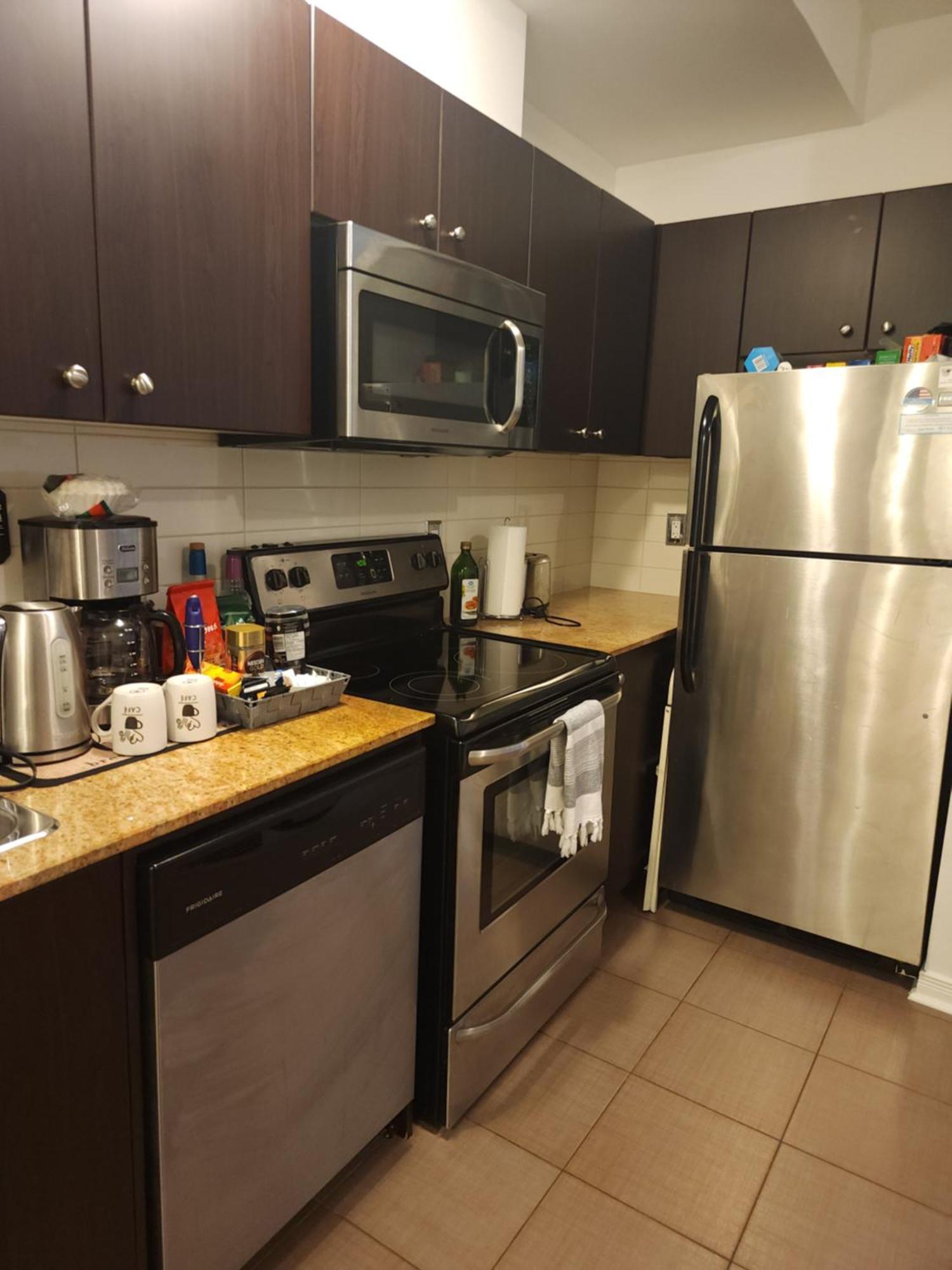 Beautiful Townhouse Near Yorkdale Mall, Wilson Subway Apartment Toronto Bagian luar foto