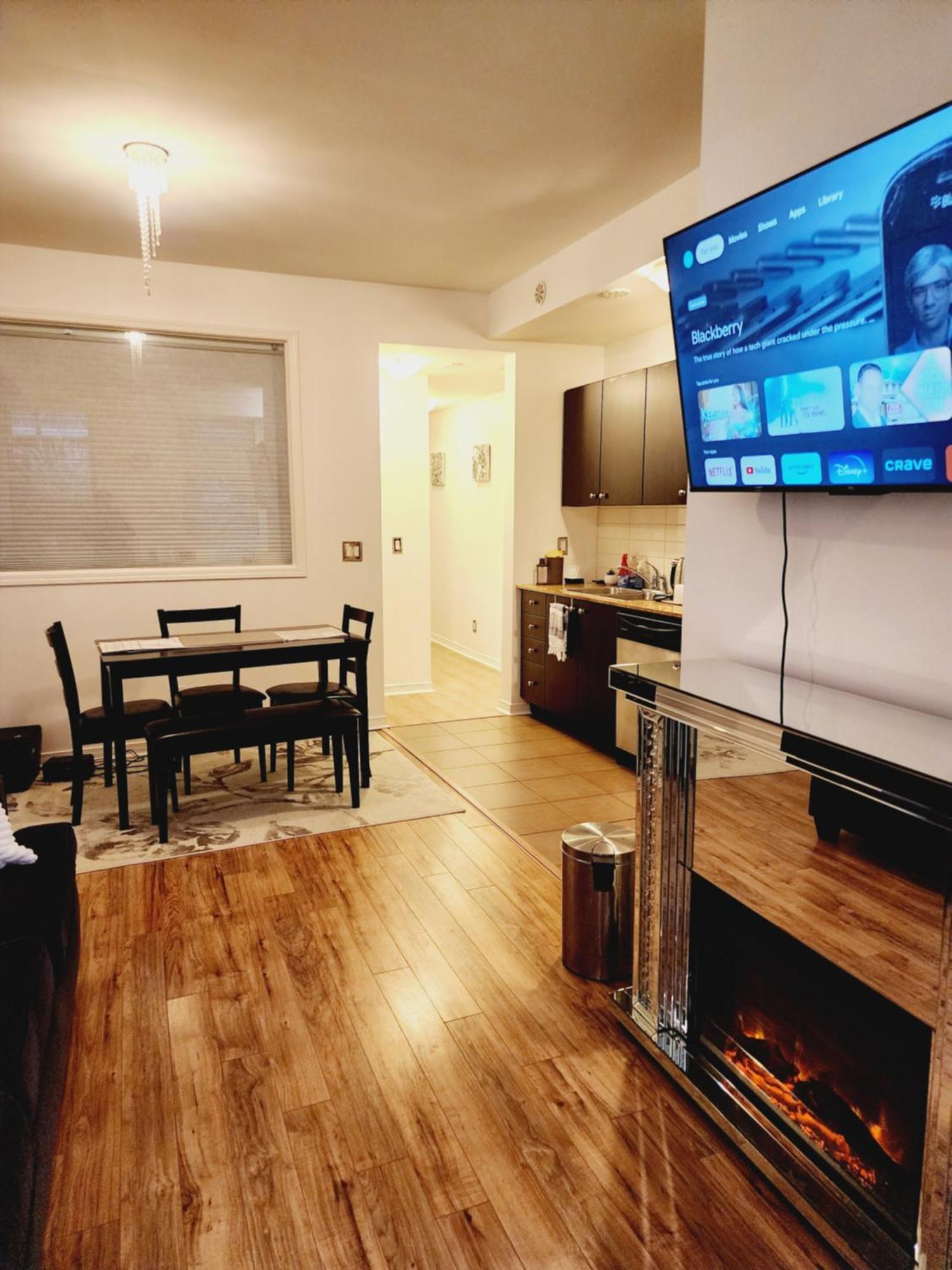 Beautiful Townhouse Near Yorkdale Mall, Wilson Subway Apartment Toronto Bagian luar foto